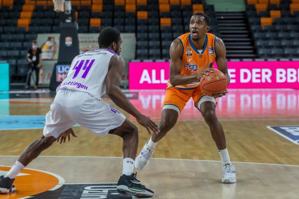 仅依靠语言 仅依靠语言