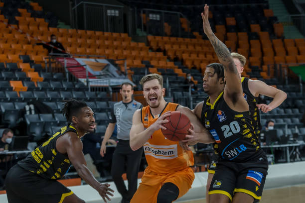 是定位球战 是定位球战